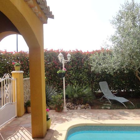 Deux Chambres Chez L'Habitant Dans Villa De Charme Avec Piscine Et Proche Mer Cuers Exterior foto