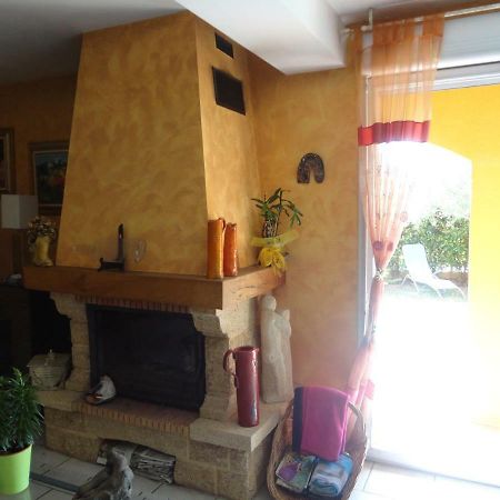 Deux Chambres Chez L'Habitant Dans Villa De Charme Avec Piscine Et Proche Mer Cuers Exterior foto
