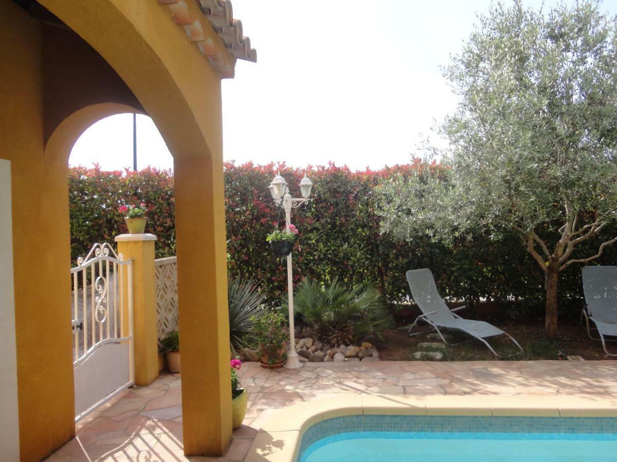 Deux Chambres Chez L'Habitant Dans Villa De Charme Avec Piscine Et Proche Mer Cuers Exterior foto